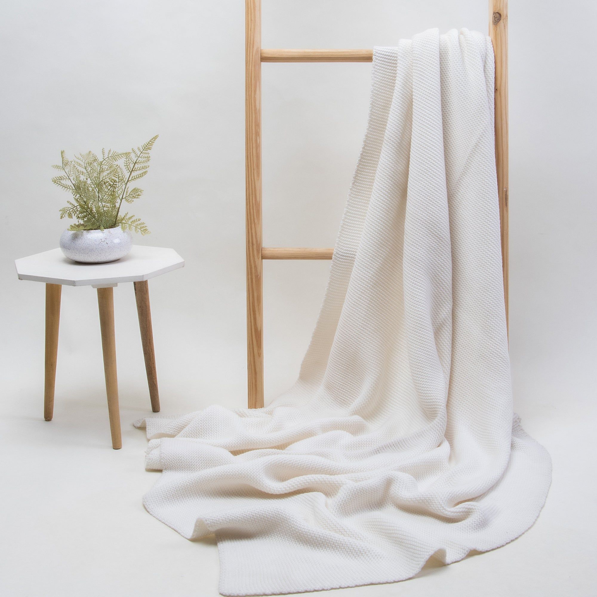 Cozy Hand-Knitted Throw Blanket for Ultimate Comfort and Warmth